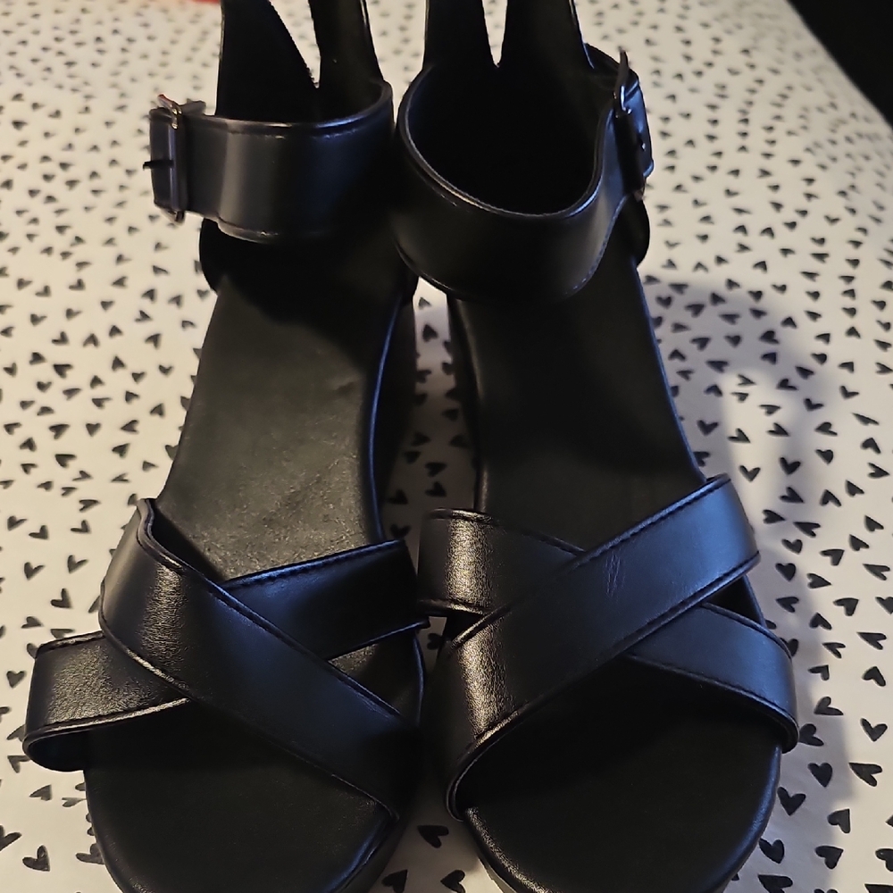 Elegant Black Women's Sandals Size 9